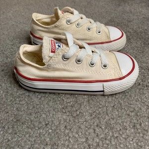Converse Chuck Taylor All Star Classic | Cream Low Top | Toddler Size 6C